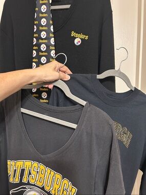 Pittsburgh Steelers Ultimate Fan Bundle 4 pcs - Sweater - SB Tie - Tee - Bling T